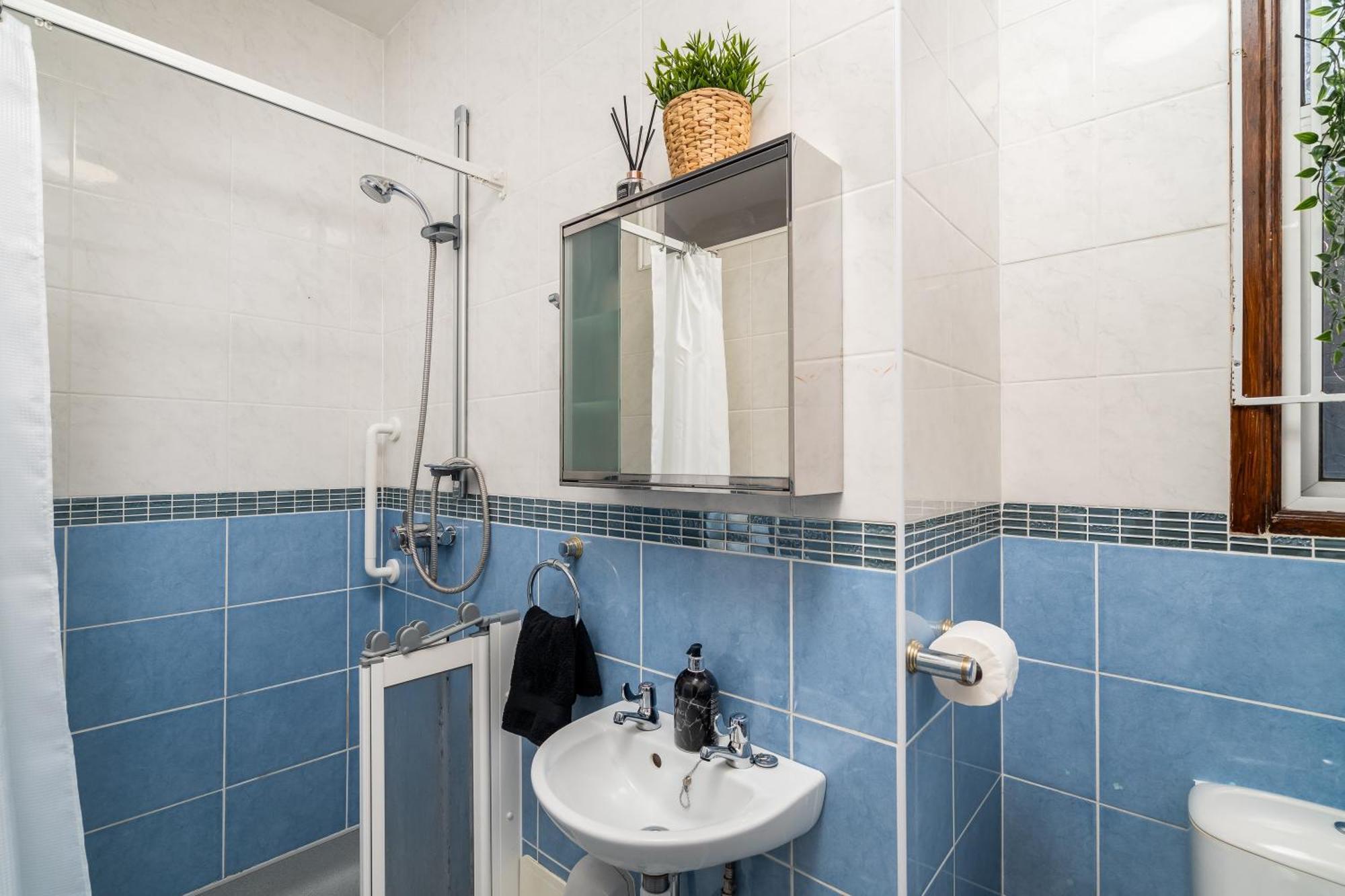 Homely And Stylish Apartment With A Garden In East Finchley London Bagian luar foto