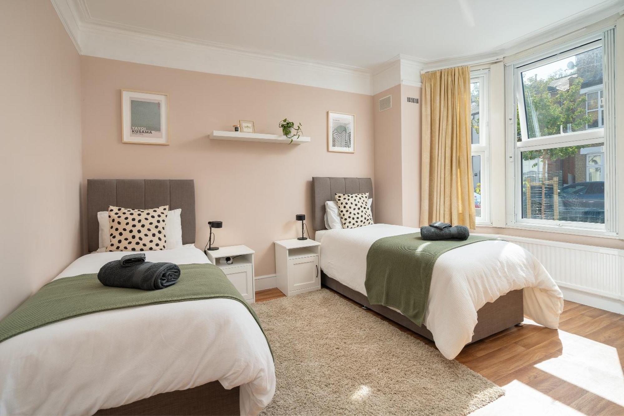 Homely And Stylish Apartment With A Garden In East Finchley London Bagian luar foto